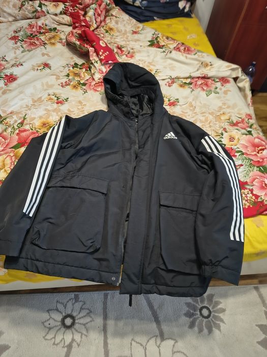 Geaca Adidas puțin purtata
