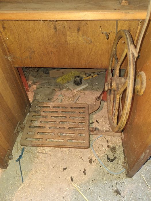 Masina de cusut ileana