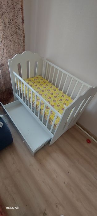 Продам детскую кроватку