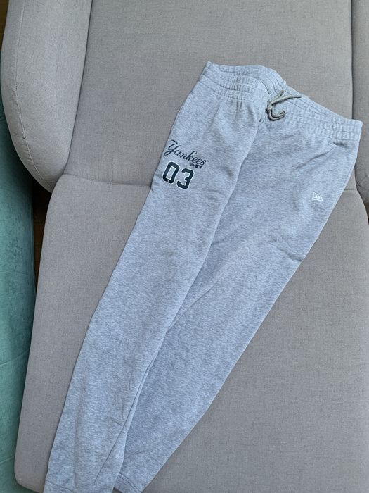 Pantaloni trening /New Era / barbati