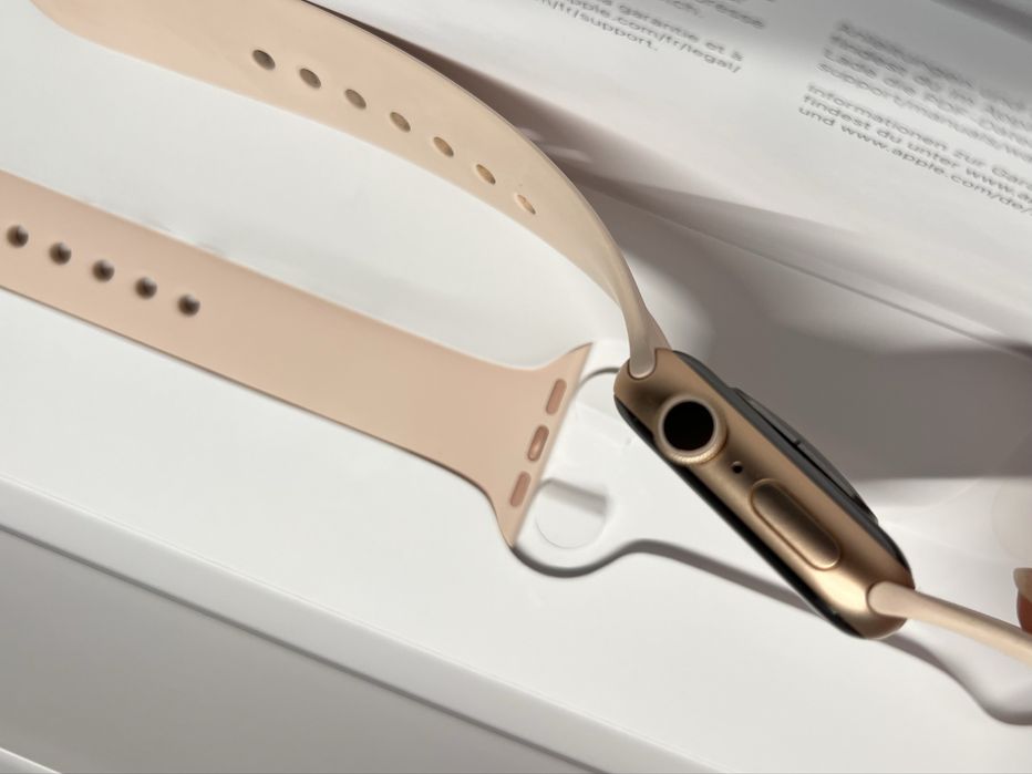 Продам Apple Watch 5 серия 40mm.