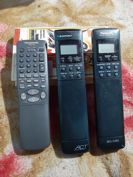 Vând telecomandă originale telecomenzi  stare bună