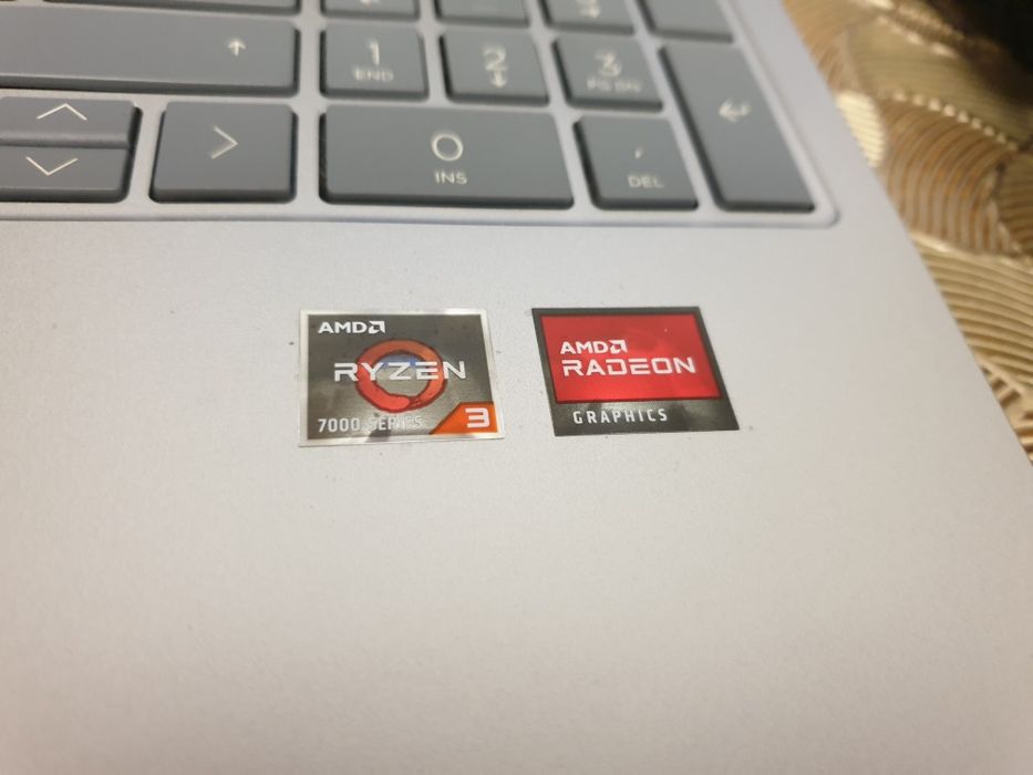 Vând laptop Hp nefolosit cu windows 11 pro 22H5 instalat