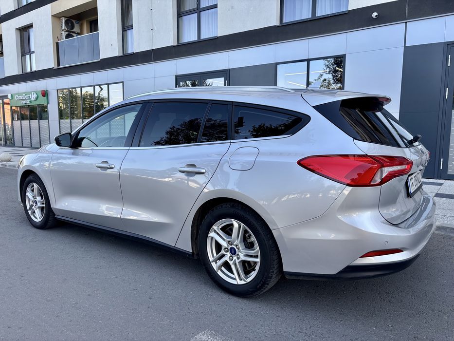 FORD Focus 2022 — imagine 5
