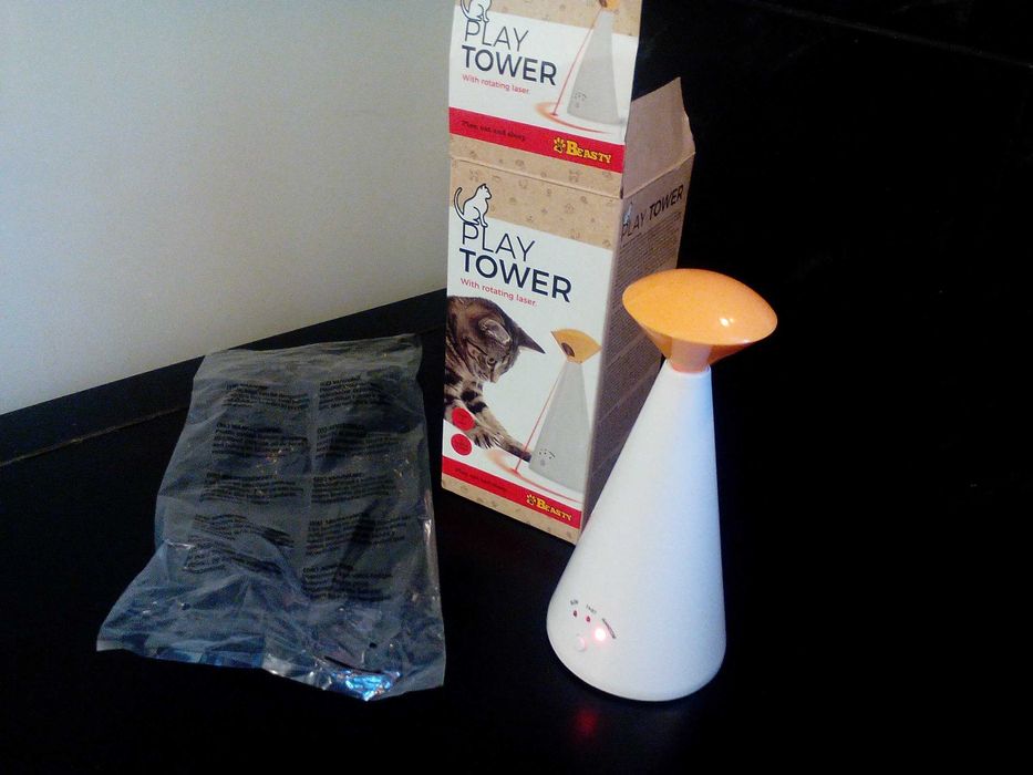 Лазерна интерактивна играчка за котка