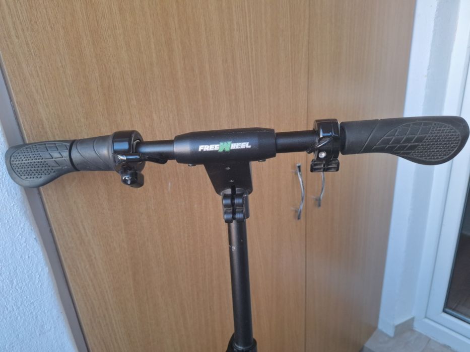 Trotinetă electrică FreeWheel Rider T1