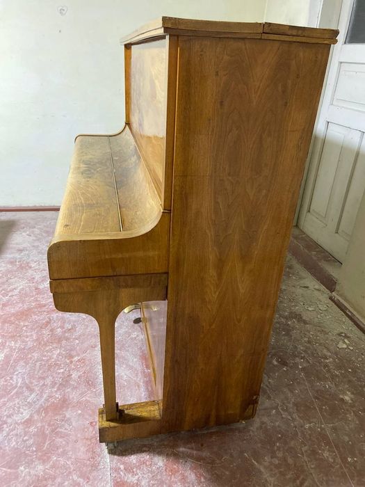 Продаётся фортепиано