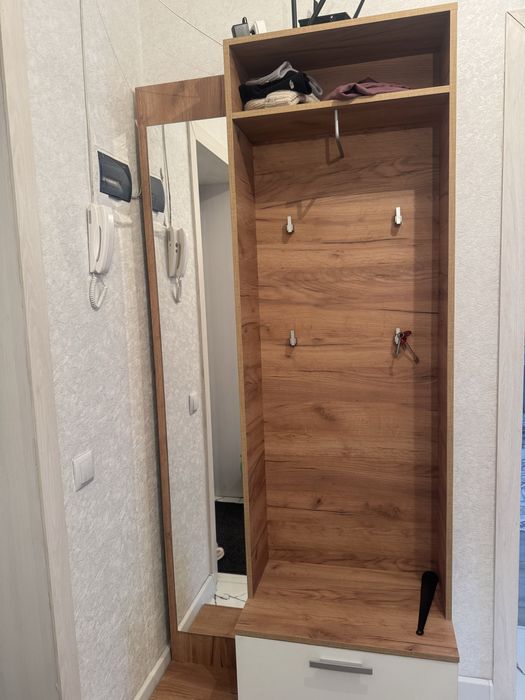 Продам прихожую. В отличном состаянии