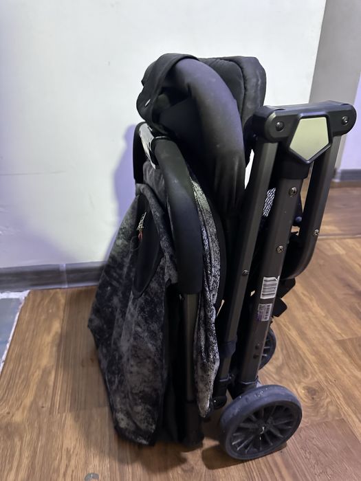 Коляска чемодан лёгкая