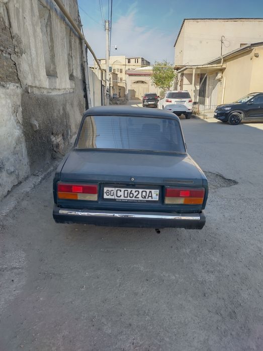 Машина Жигули 2107