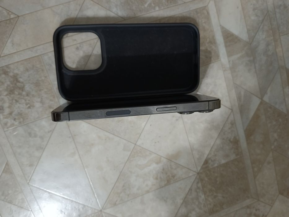 Продам Айфон 13 про 256гб