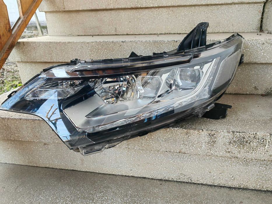 Фар Mitsubishi Outlander LED ляв Оригинален