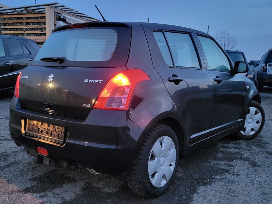 Suzuki swift 4x4 1.3 benzina 162000 km Anul 2008  Încălzire scaune Car