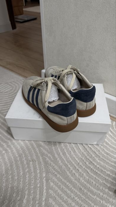 Продаю кеды в стиле adidas gazelle