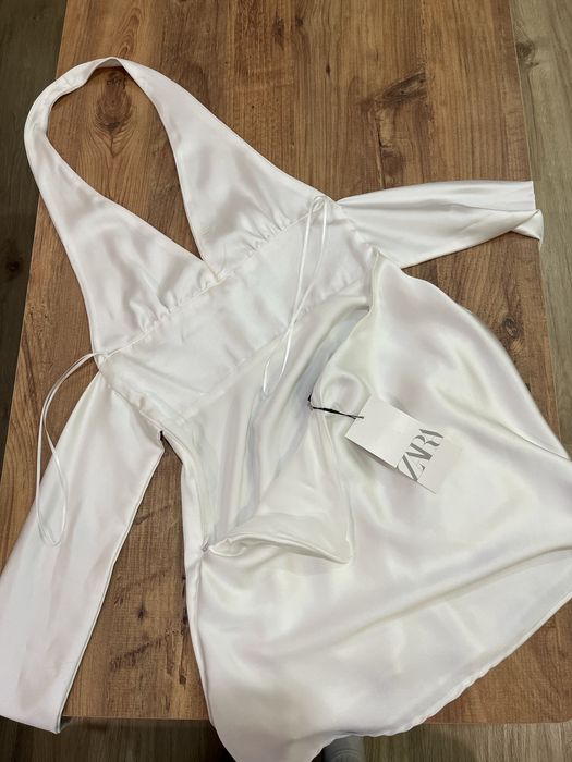 рокля с етикет ZARA