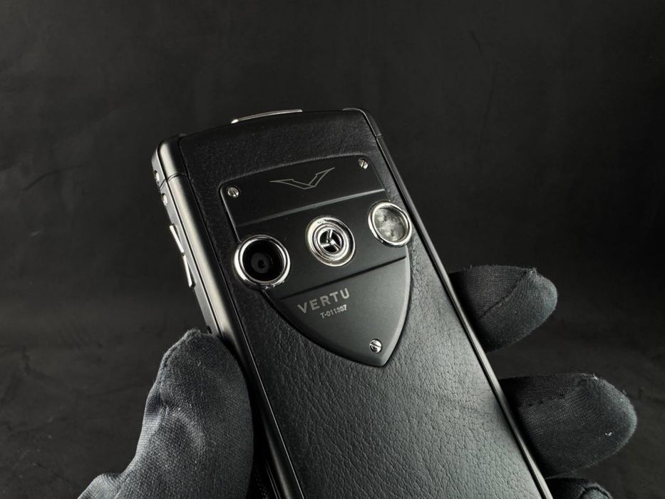 Vertu Constellation T black
