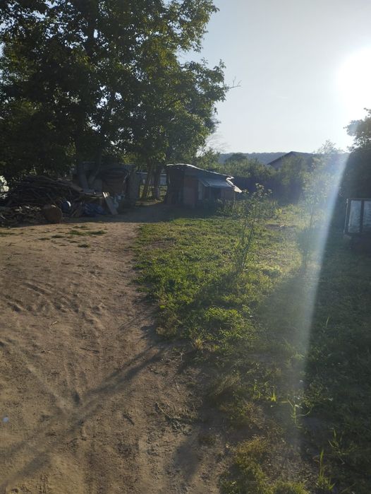 Vând casa teren 1500 mp