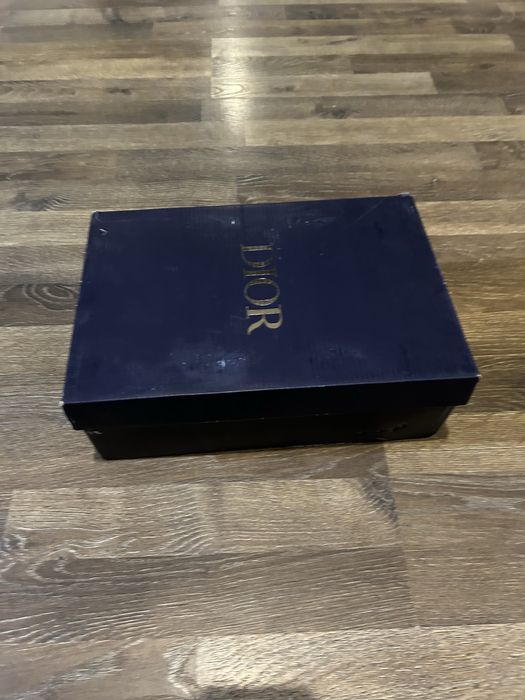Dior b22 marimea 43 albi