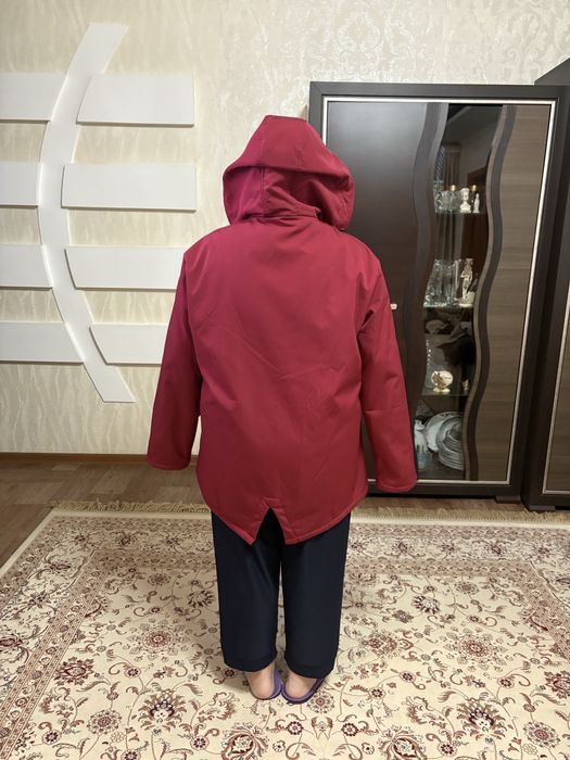 Продам куртку новую