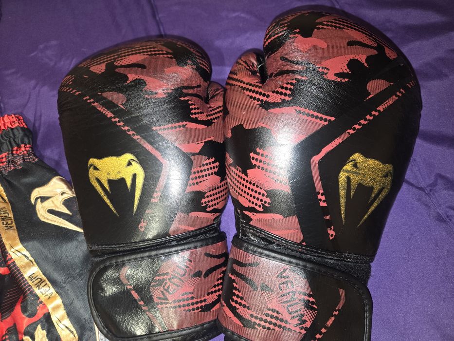 Боксови ръкавици venum 10 oz