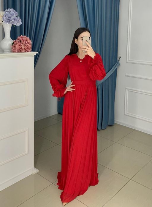 Женское вечернее платье