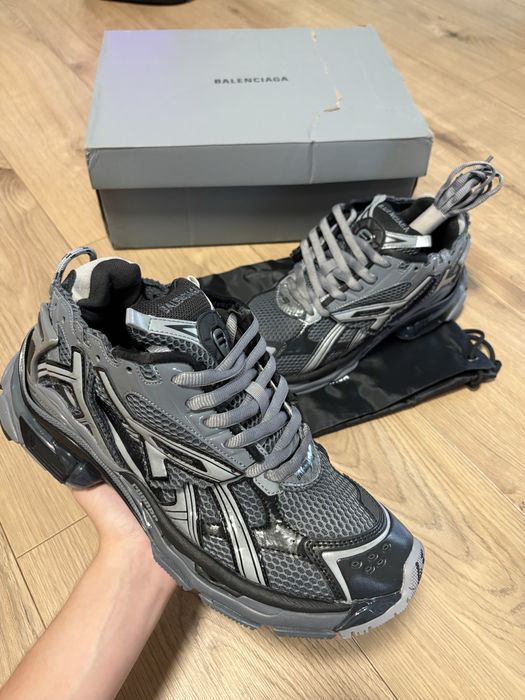 balenciaga runner