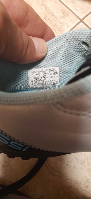 Футболни обувки Адидас