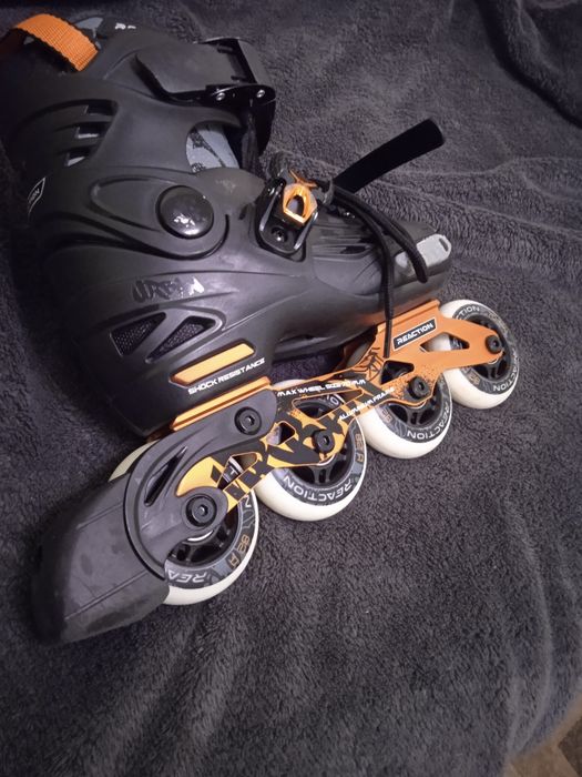 Продам коньки роликовые