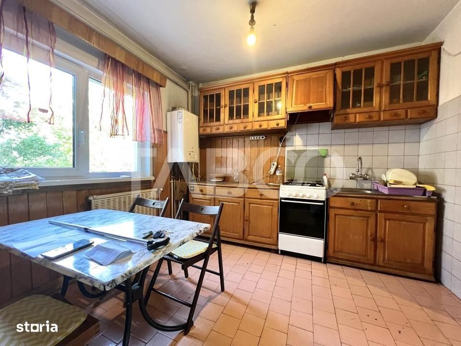 Apartament cu 3 camere de vanzare in Manastur zona Kaufland decomandat