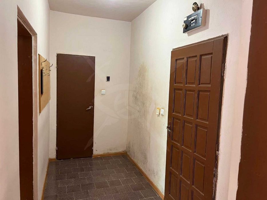 Продава се Двустаен апартамент в Варна, Възраждане 2 - 57 кв.м за 1176 €/кв.м - Снимка #8