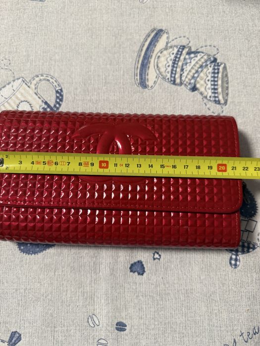 Червенно портмоне лак