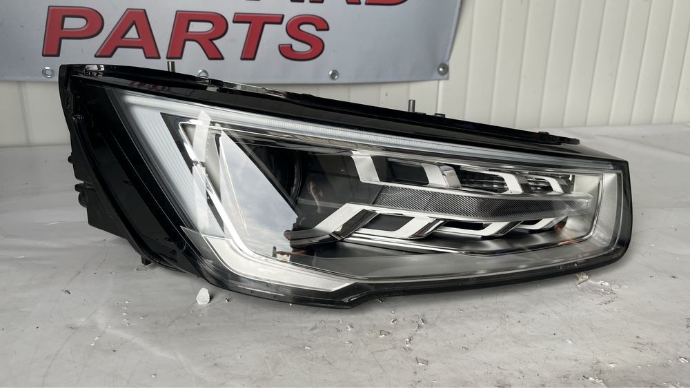 Десен и ляв фар Audi A1 (2016-2018)