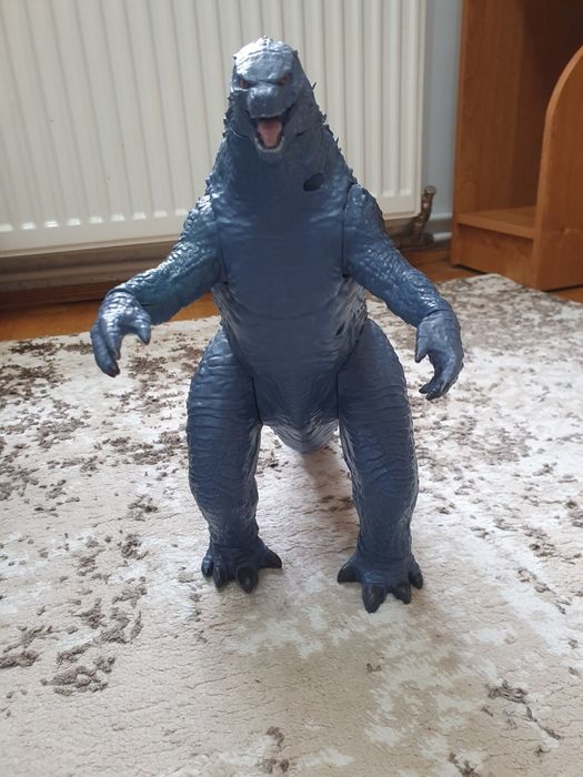 Godzilla, 30 cm în stare foarte bună