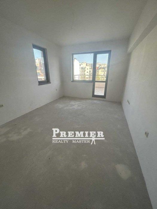 Продава се Тристаен апартамент в Бургас, Изгрев - 119 кв.м за 1471 €/кв.м - Снимка #3