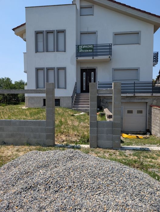 Casa noua cu demisol