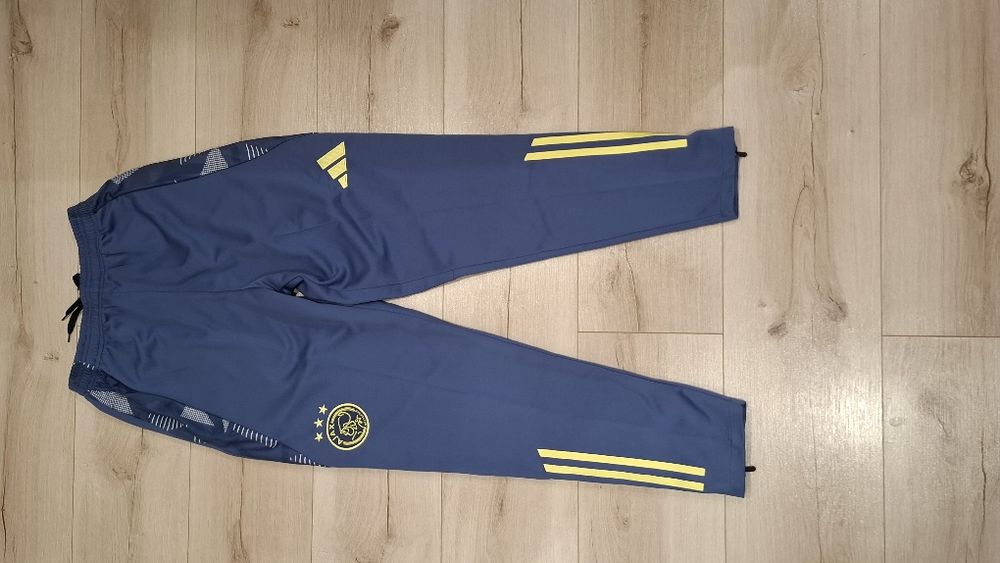 Спортен комплект горно и долно на Аякс