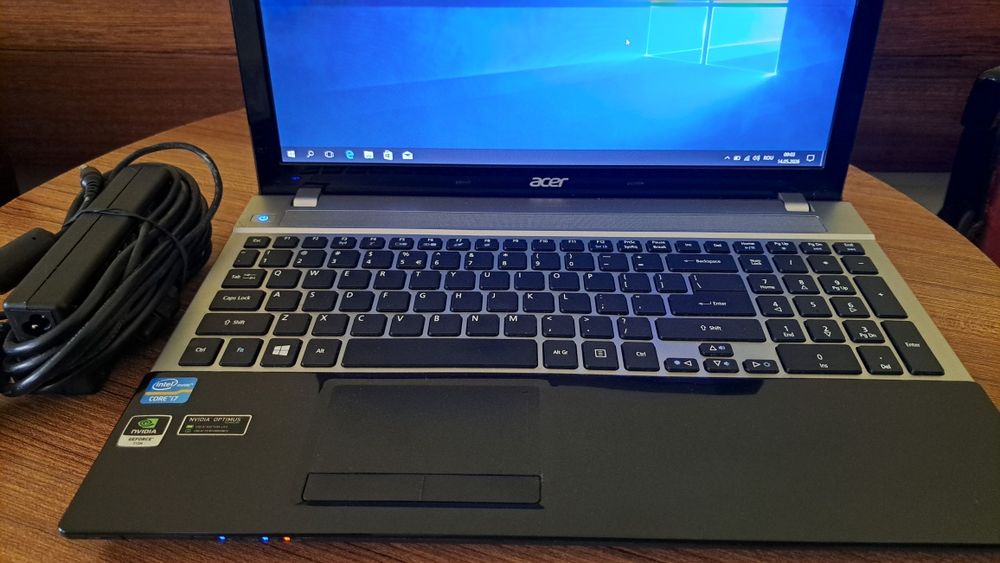 Vînd laptop Acer în stare bună de funcționare