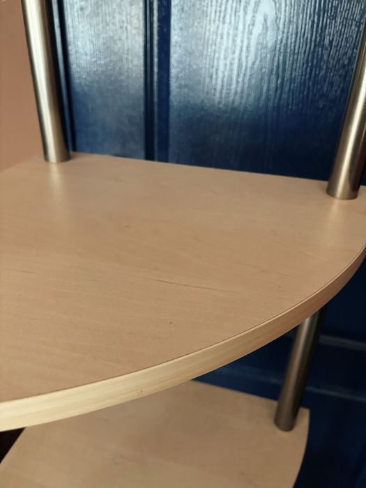 Ъглова етажерка за интериор светло дърво