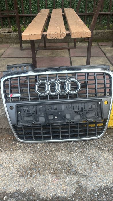 Предна решетка за audi a4 b7