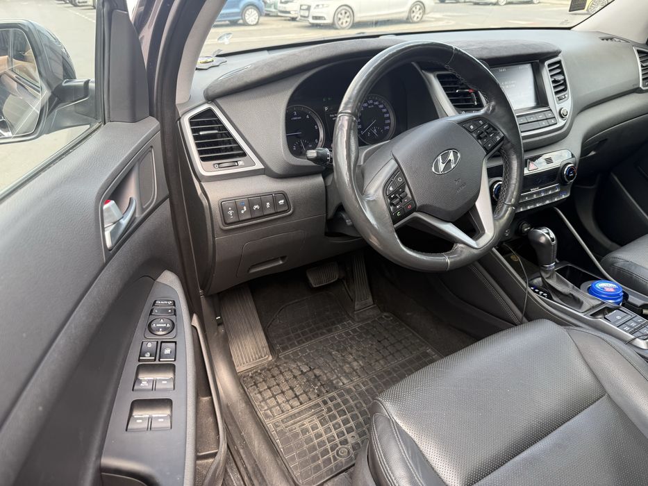 Hyundai Tucson 2.0 crdi 6AT Luxury + 185CP
