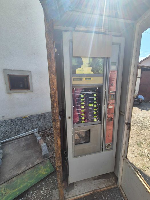 Вендинг автомати.Zsnussi Spazio 6; Zanussi Spring 850