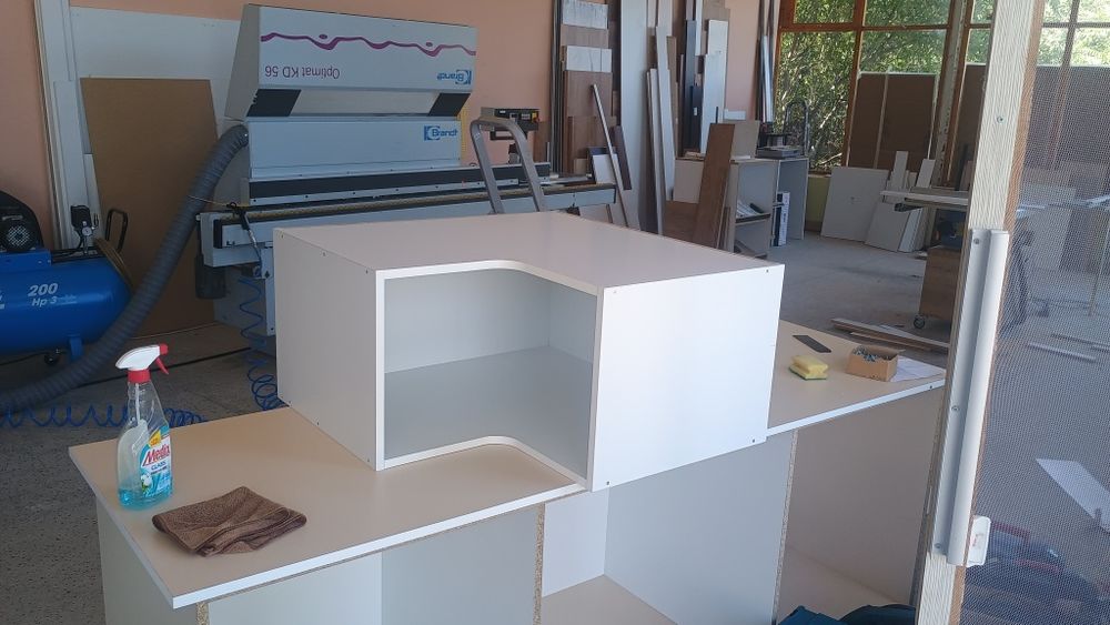 Мебели по поръчка