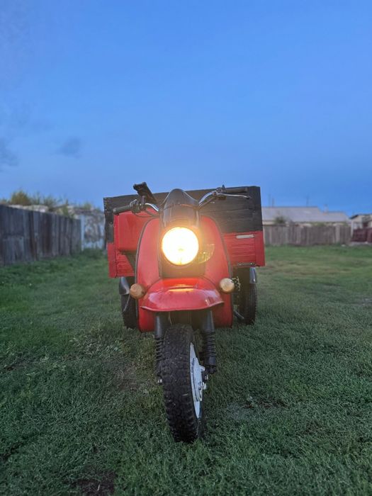 Мотороллер с прицепом