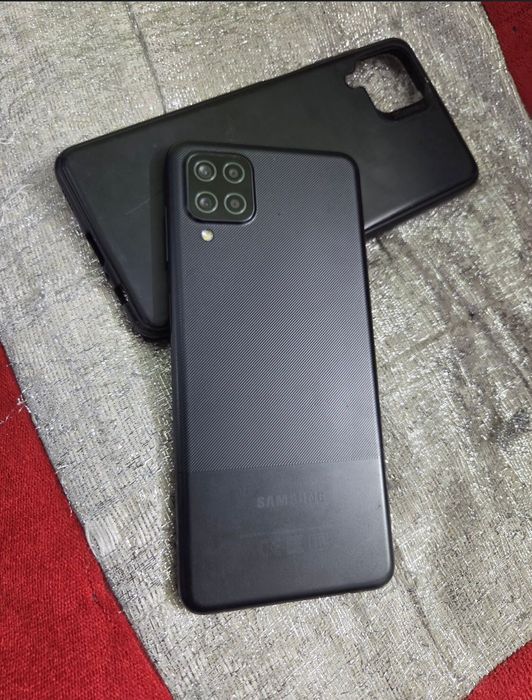Продам Самсунг А12 в идеальном сост
