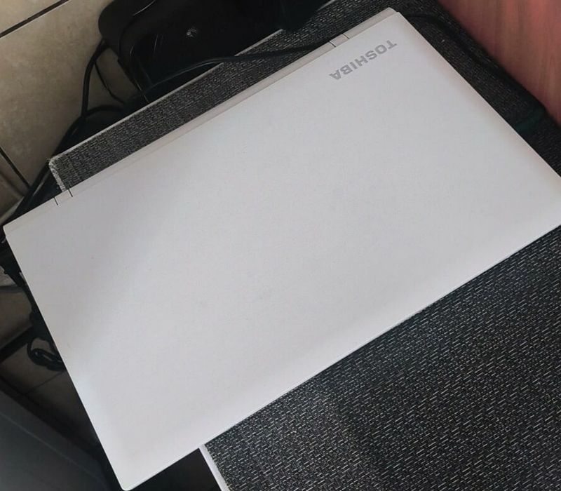 Vand laptop i5 in stare perfecta de functionare