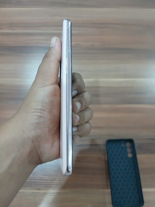 Samsung S 21 сатылады