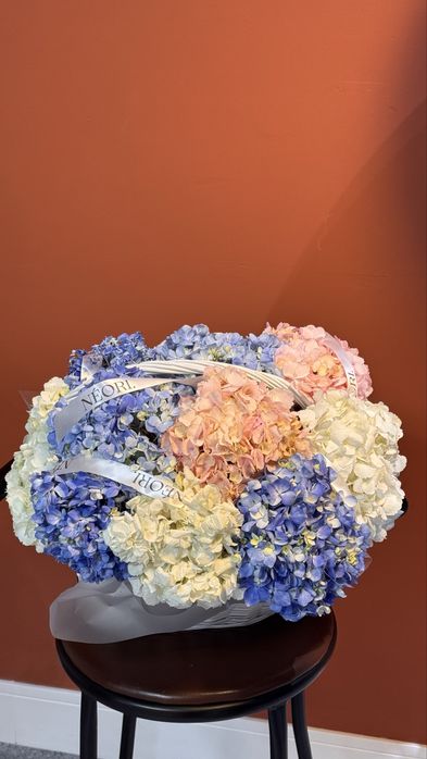 Гортензия букет+кустовые розы