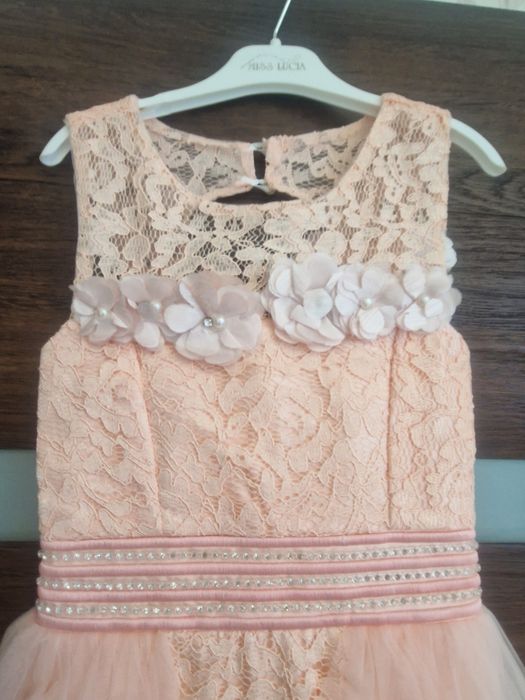 Продаю праздничное платье для девочки