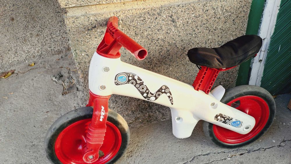Детски мотор, кола и колело за бутане
