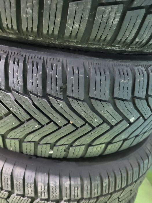 2 бр зимни 205/60/16 Michelin